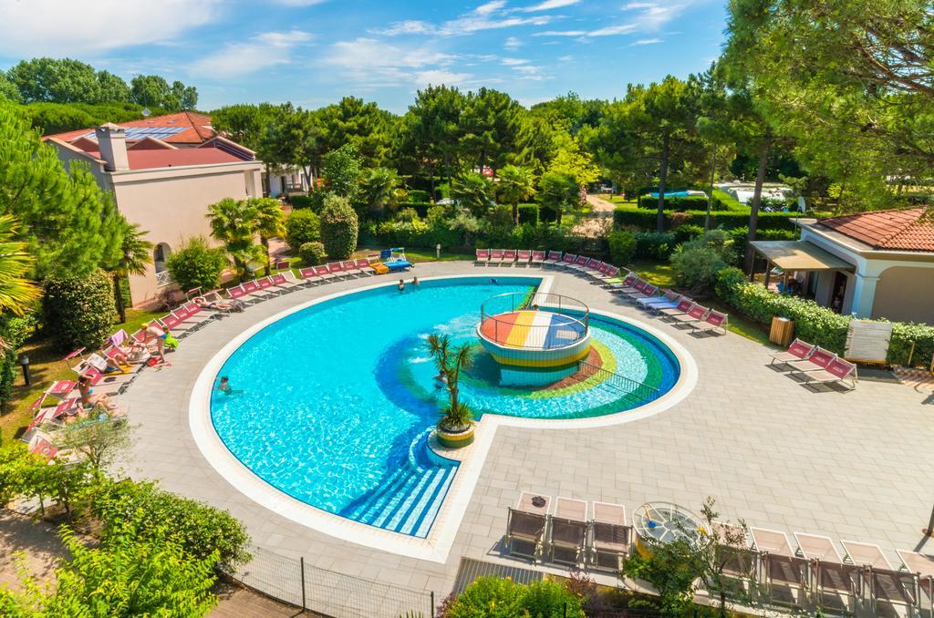 Villaggio Mare Blu Бибионе Экстерьер фото