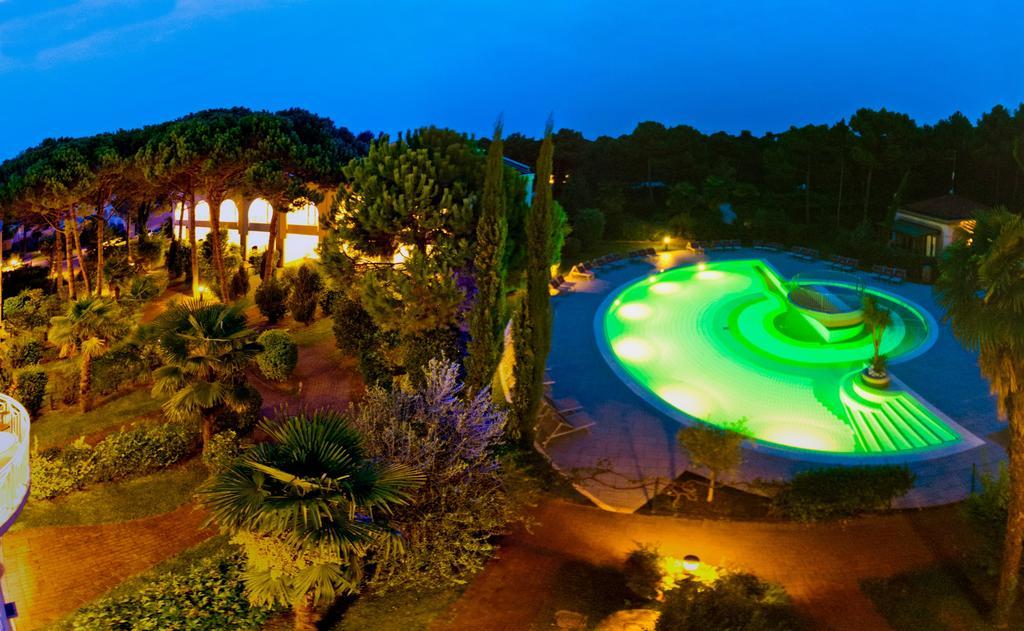 Villaggio Mare Blu Бибионе Экстерьер фото