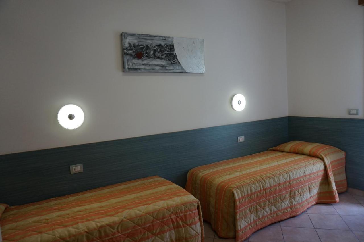 Villaggio Mare Blu Бибионе Экстерьер фото